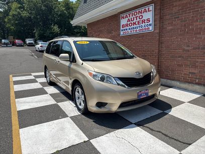Used 2013 Toyota Sienna LE