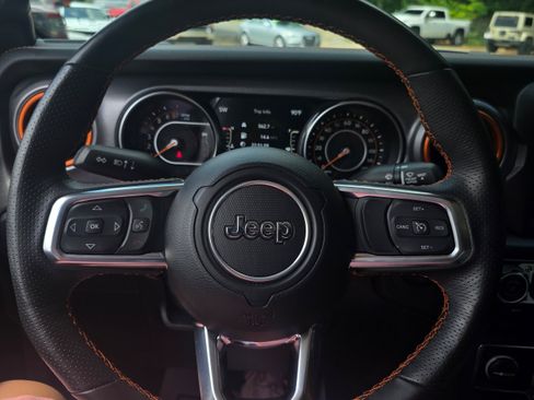 Used 2023 Jeep Gladiator Mojave w/ LED Lighting Group AWD/4WD image 9