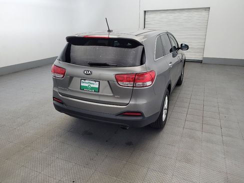 Used 2017 Kia Sorento L image 7