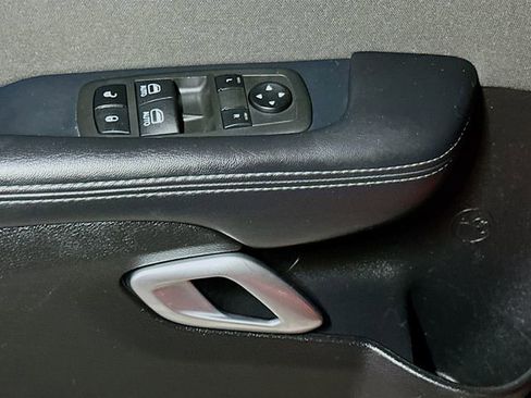 Certified 2022 Dodge Challenger R/T image 15