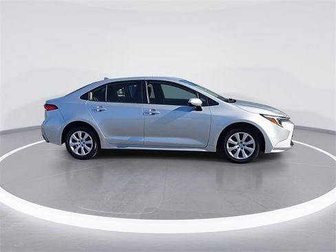 Used 2023 Toyota Corolla LE image 9