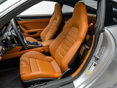Used 2025 Porsche 911 Carrera image 42