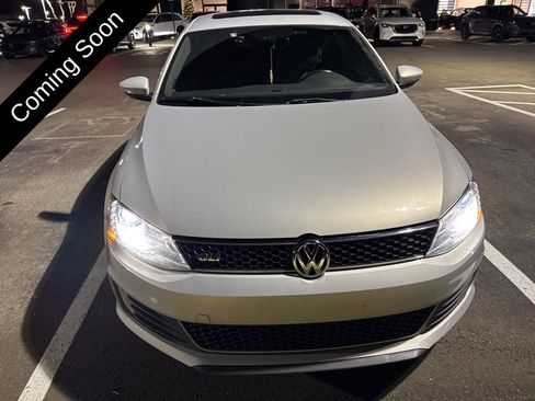 Used 2013 Volkswagen Jetta GLI image 2