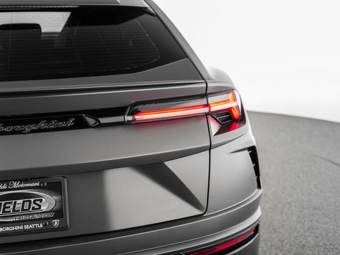 Used 2022 Lamborghini Urus AWD/4WD image 44
