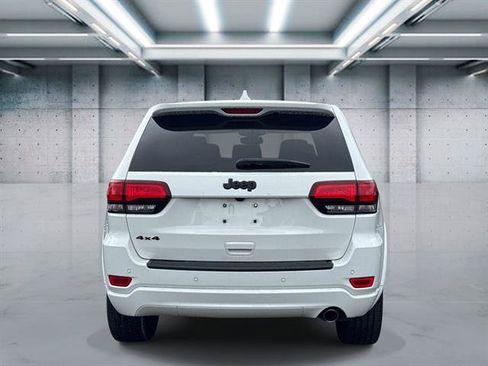 Used 2020 Jeep Grand Cherokee Altitude AWD/4WD image 5