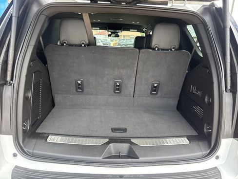 Used 2025 GMC Yukon Denali RWD image 7