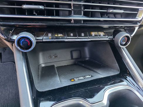 Certified 2024 Chevrolet Traverse LT image 17