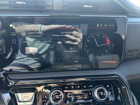 Used 2024 GMC Sierra 2500 AT4 w/ AT4 Premium Plus Package image 17