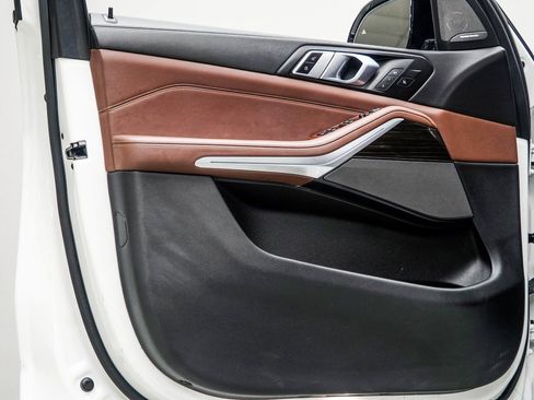 Used 2024 BMW X5 M60i w/ Climate Comfort Package image 31