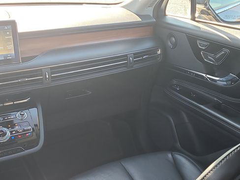 Used 2020 Lincoln Corsair Reserve w/ Elements Package image 18