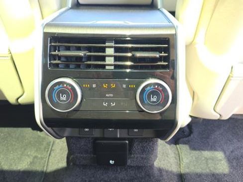 Used 2023 Land Rover Range Rover Long Wheelbase Autobiography image 24