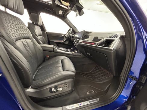 Used 2025 BMW X7 M60i image 43