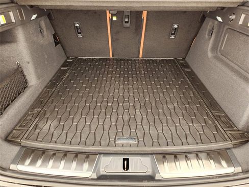 Used 2026 Jaguar F-PACE R-Dynamic S image 31