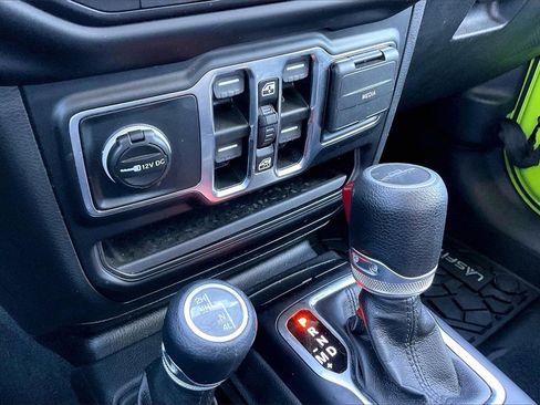 Used 2021 Jeep Gladiator Sport image 24