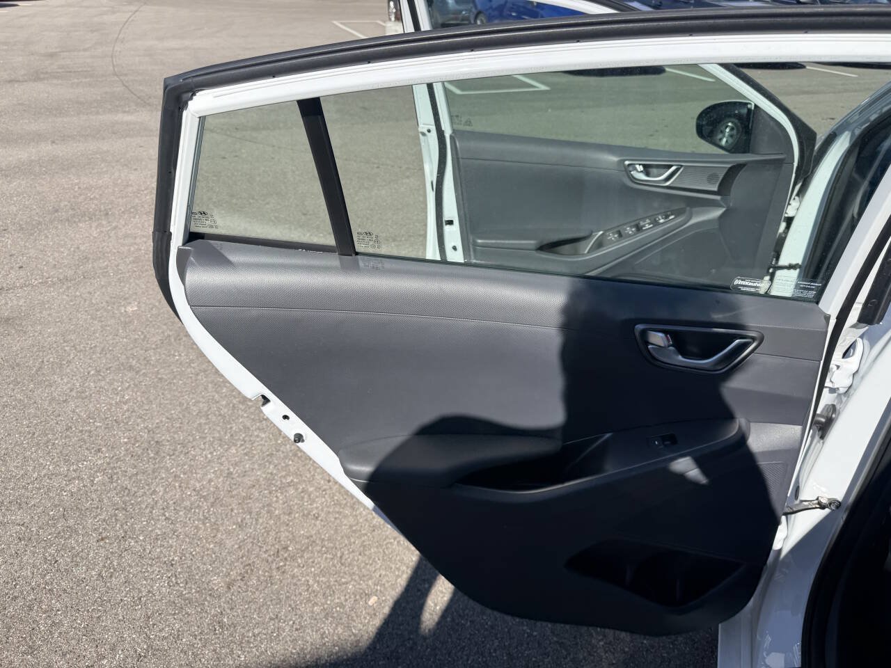 Used 2020 Hyundai Ioniq SEL FWD image 19