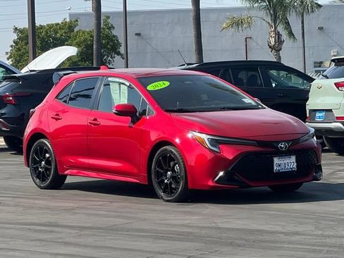 Used 2024 Toyota Corolla SE w/ SE Package image 2