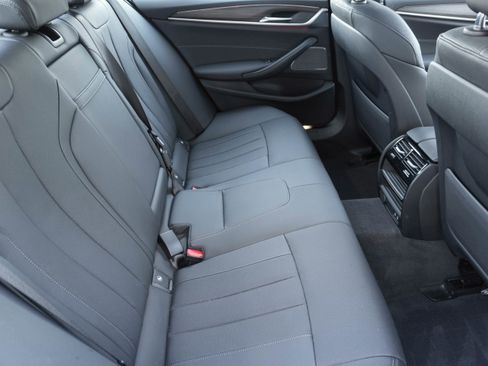 Certified 2023 BMW 530i xDrive w/ Premium Package image 39