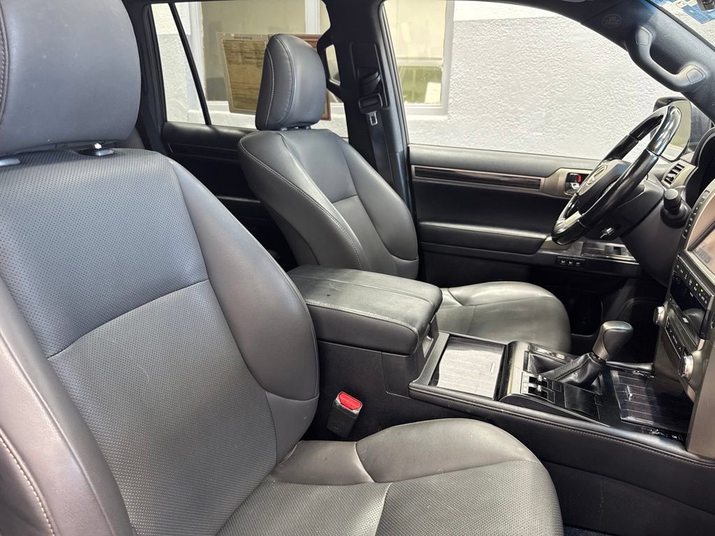 Used 2021 Lexus GX 460 Premium w/ Premium Package AWD/4WD image 33