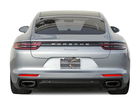 Used 2018 Porsche Panamera image 8