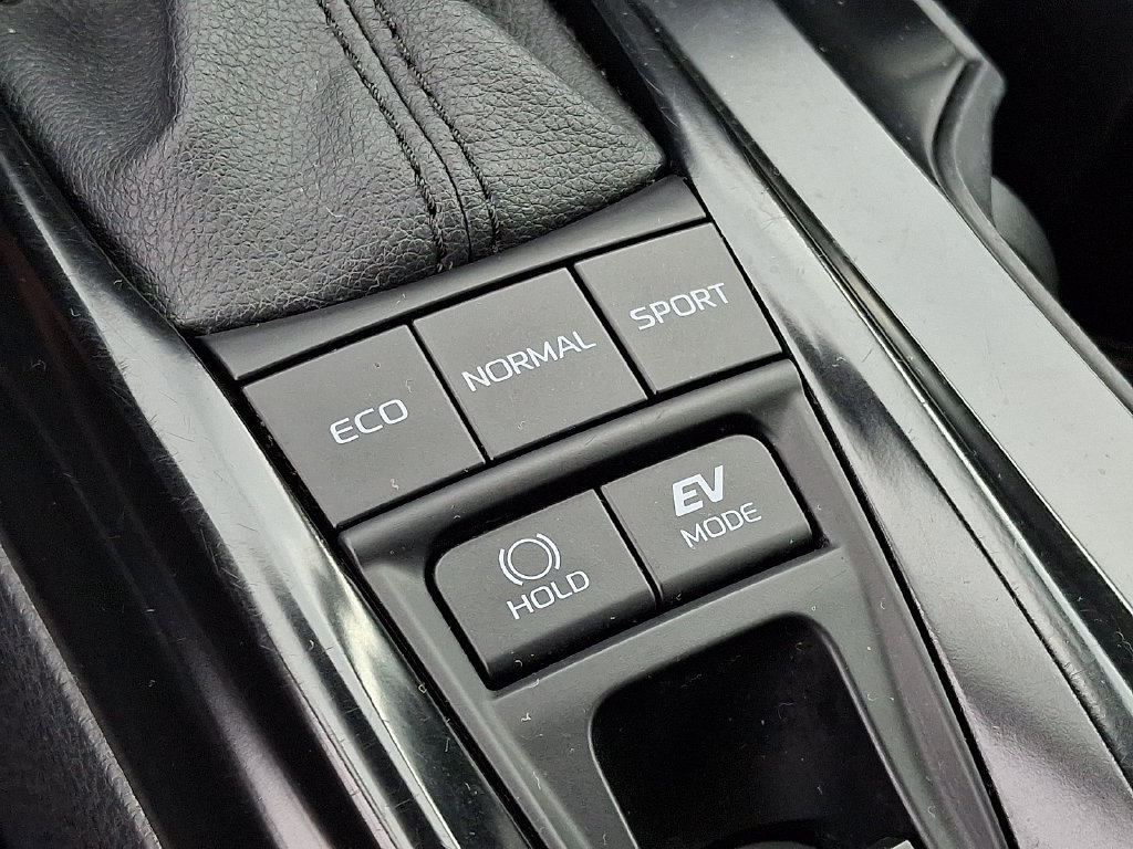 Certified 2025 Toyota Camry LE FWD image 28