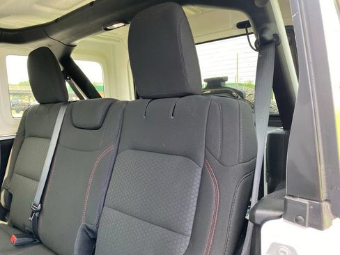 Used 2020 Jeep Wrangler Unlimited Rubicon AWD/4WD image 28