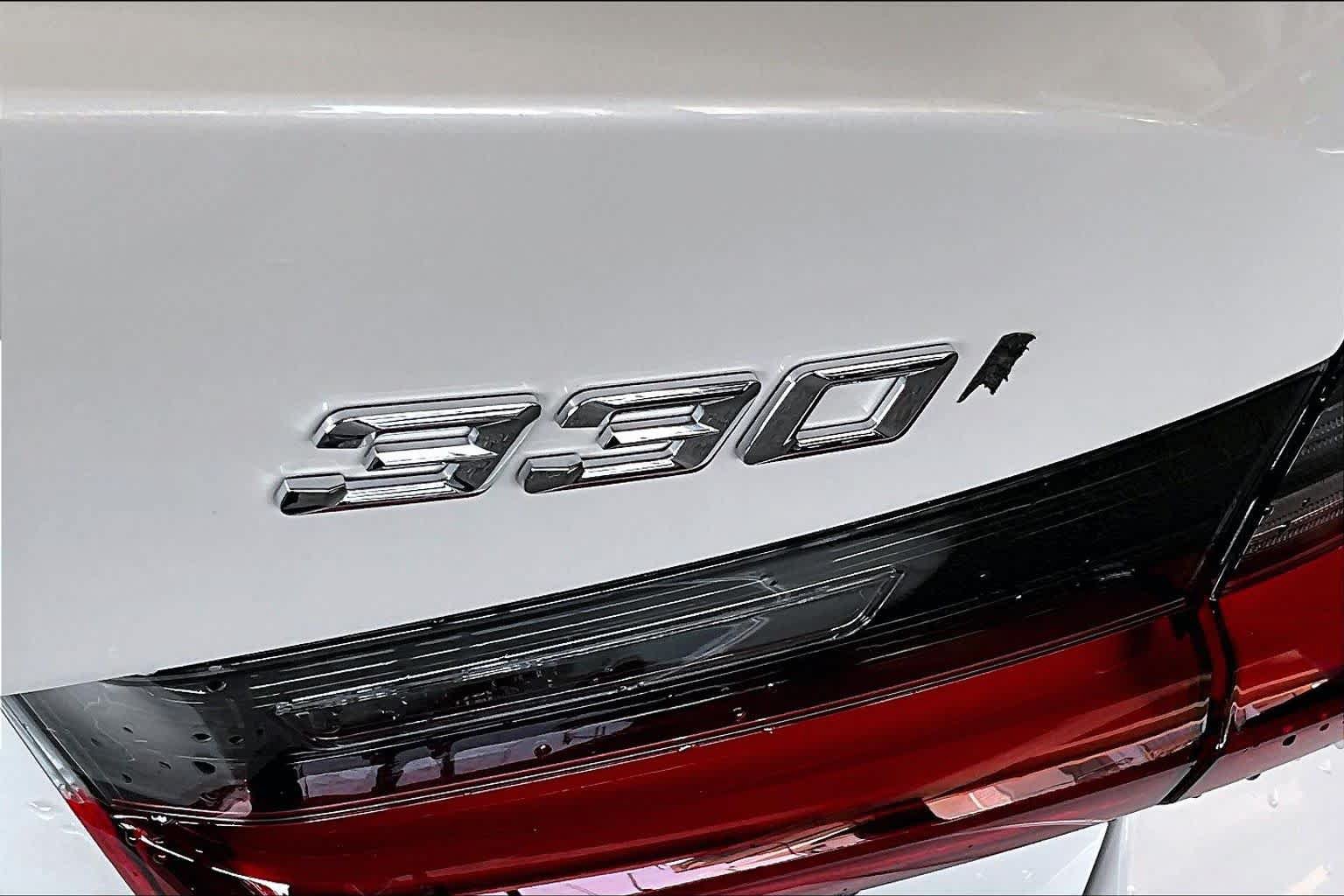 Used 2025 BMW 330i Sedan w/ Premium Package RWD image 8