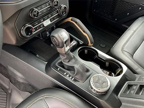 New 2025 Ford Bronco Badlands image 8