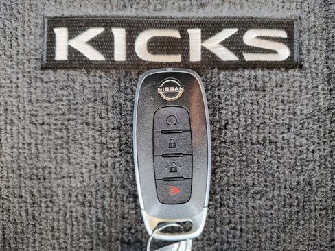 Used 2023 Nissan Kicks SV image 28
