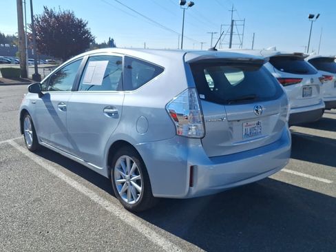Used 2013 Toyota Prius V Five image 5