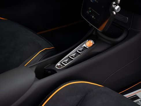 New 2026 McLaren Artura Spider RWD image 50