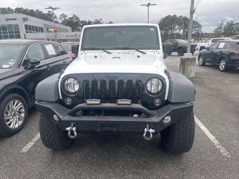 Used 2015 Jeep Wrangler Sport image 2