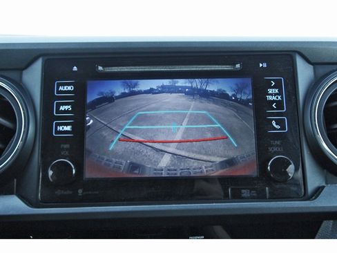 Used 2016 Toyota Tacoma SR5 image 11