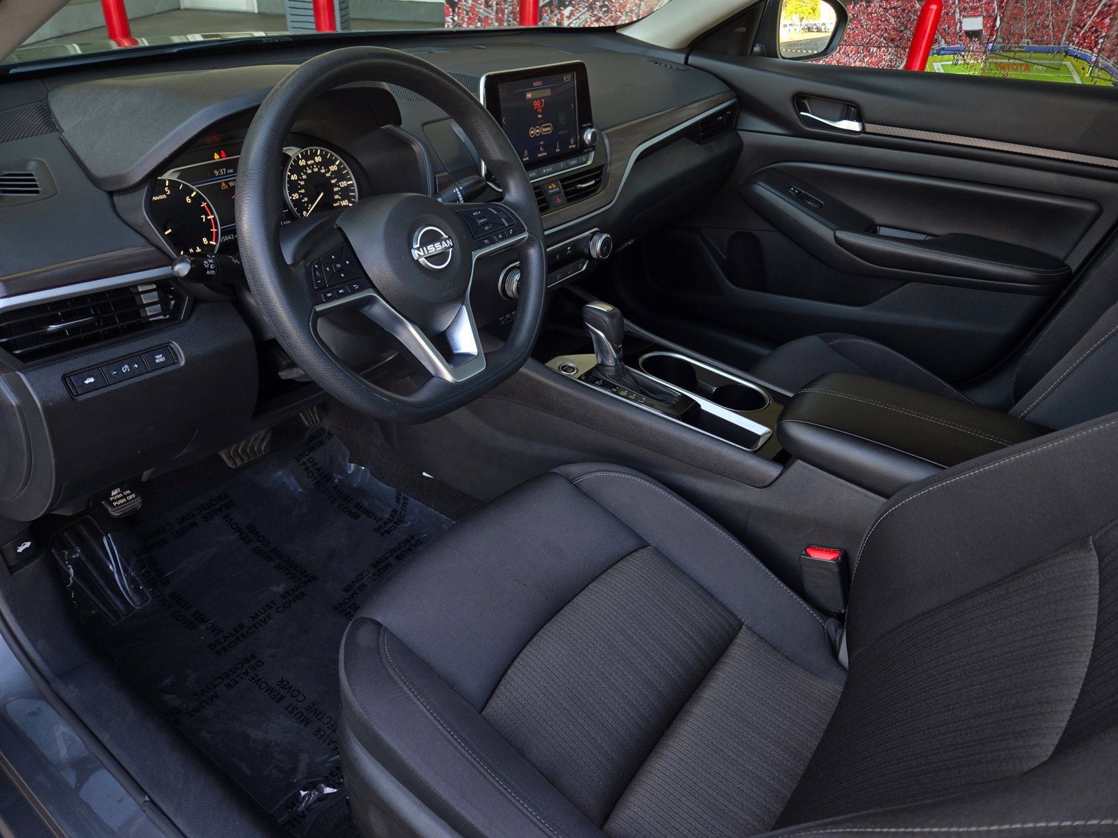 Used 2024 Nissan Altima 2.5 SV FWD image 8