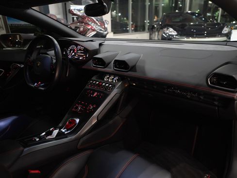 Used 2015 Lamborghini Huracan LP 610-4 AWD/4WD image 27