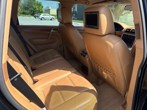 Used 2008 Porsche Cayenne AWD/4WD image 13