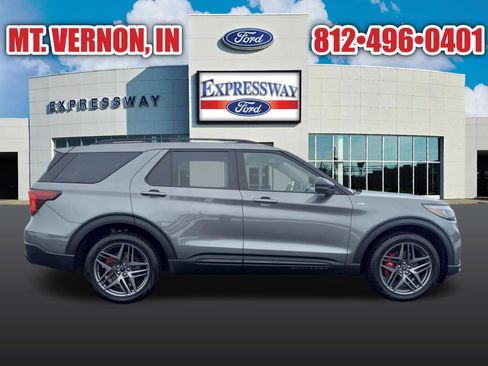 Used 2025 Ford Explorer ST-Line w/ ST-Line Street Pack image 5