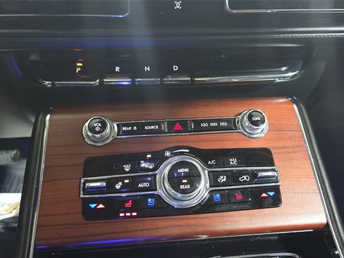 Used 2023 Lincoln Aviator Reserve w/ Equipment Group 201A image 21