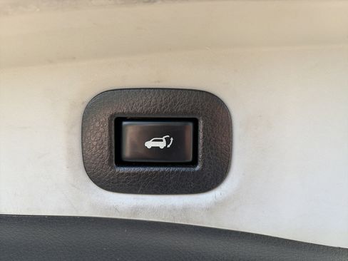 Used 2020 Nissan Rogue SL image 27