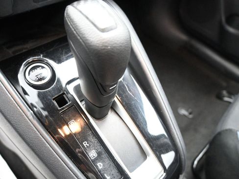 Used 2025 Nissan Versa SV image 6