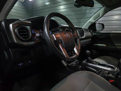 Used 2019 Toyota Tacoma SR5 image 12