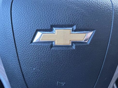 Used 2020 Chevrolet Trax LT w/ LT Convenience Package FWD image 20