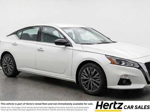 Used 2025 Nissan Altima 2.5 SV FWD image 1