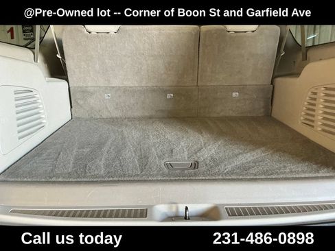 Used 2016 GMC Yukon XL Denali w/ Open Road Package AWD/4WD image 27
