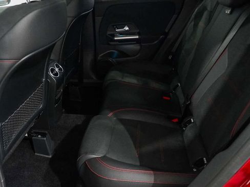 Used 2025 Mercedes-Benz GLA 250 image 20