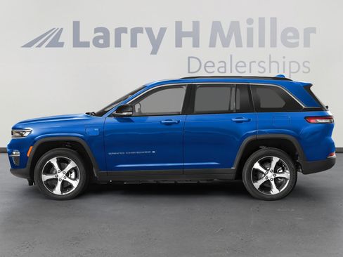 Used 2022 Jeep Grand Cherokee Trailhawk AWD/4WD image 6