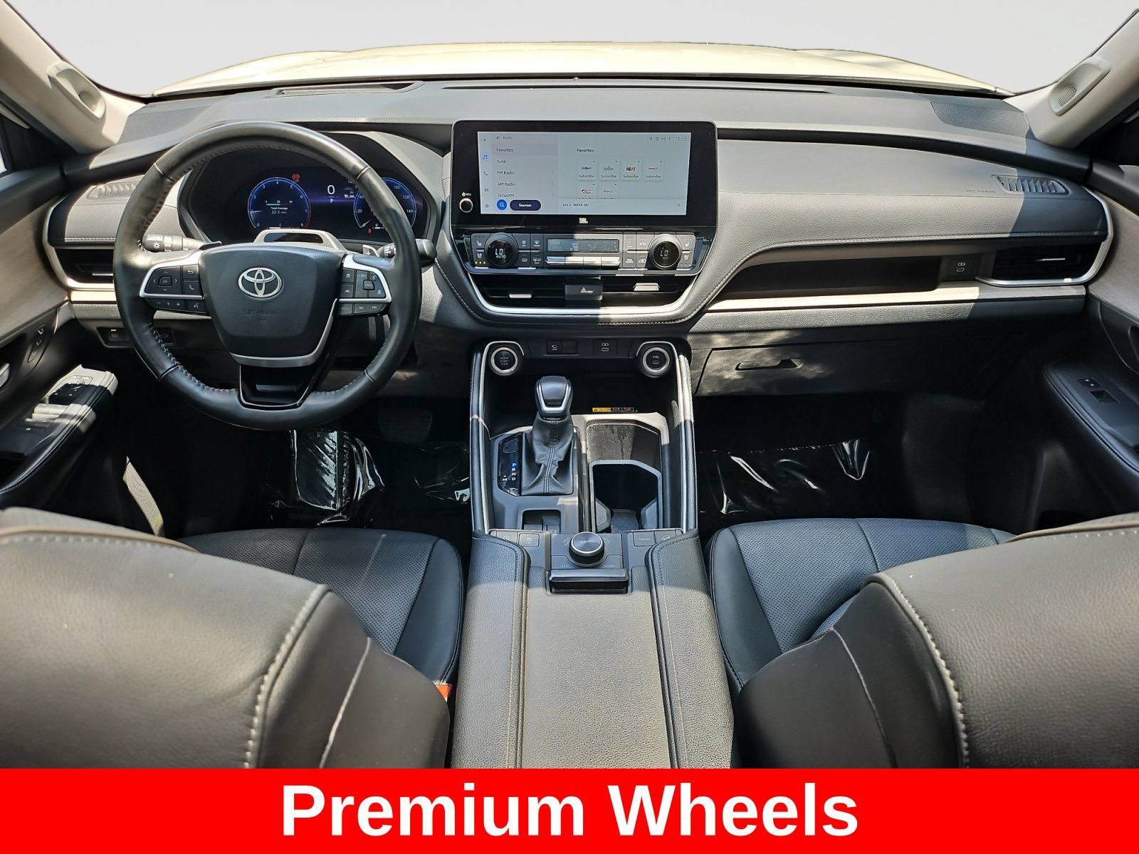 Used 2024 Toyota Grand Highlander AWD image 14