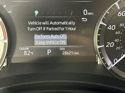 Used 2025 Toyota Highlander LE FWD image 15