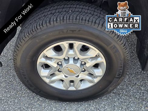 Used 2025 Chevrolet Silverado 3500 LT w/ Safety Package AWD/4WD image 45