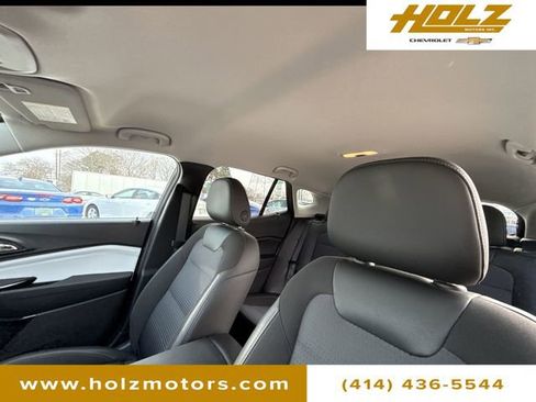 Used 2025 Chevrolet Trax LT w/ Driver Confidence Package image 19