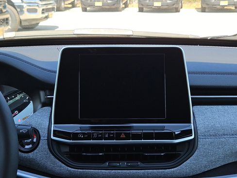 New 2026 Jeep Compass Latitude image 16